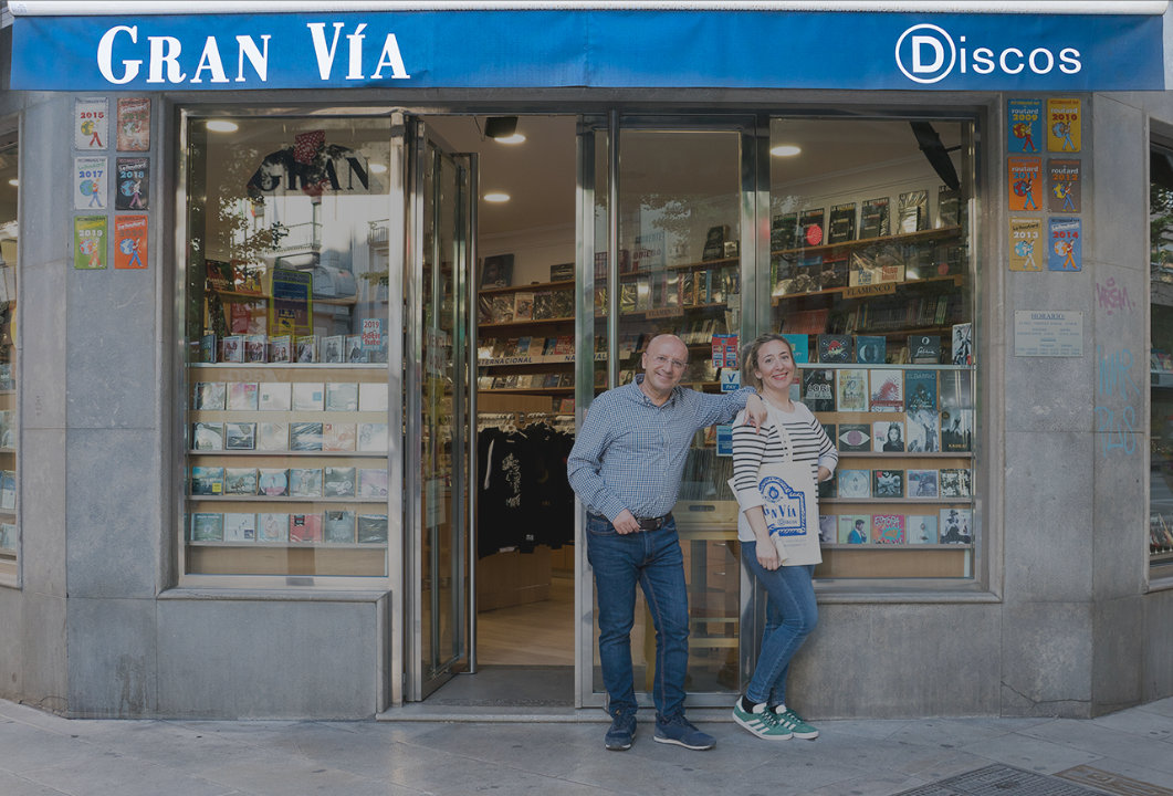 Picture of the storefront of Gran Via Discos in Granada, Spain